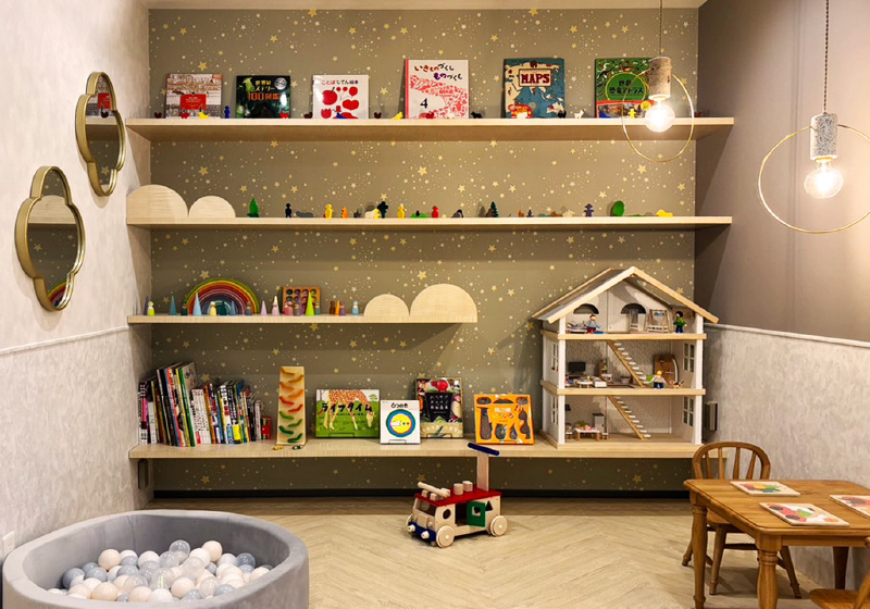 安岡デンタルオフィス江坂本院（医療法人翼翔会）院内キッズルーム